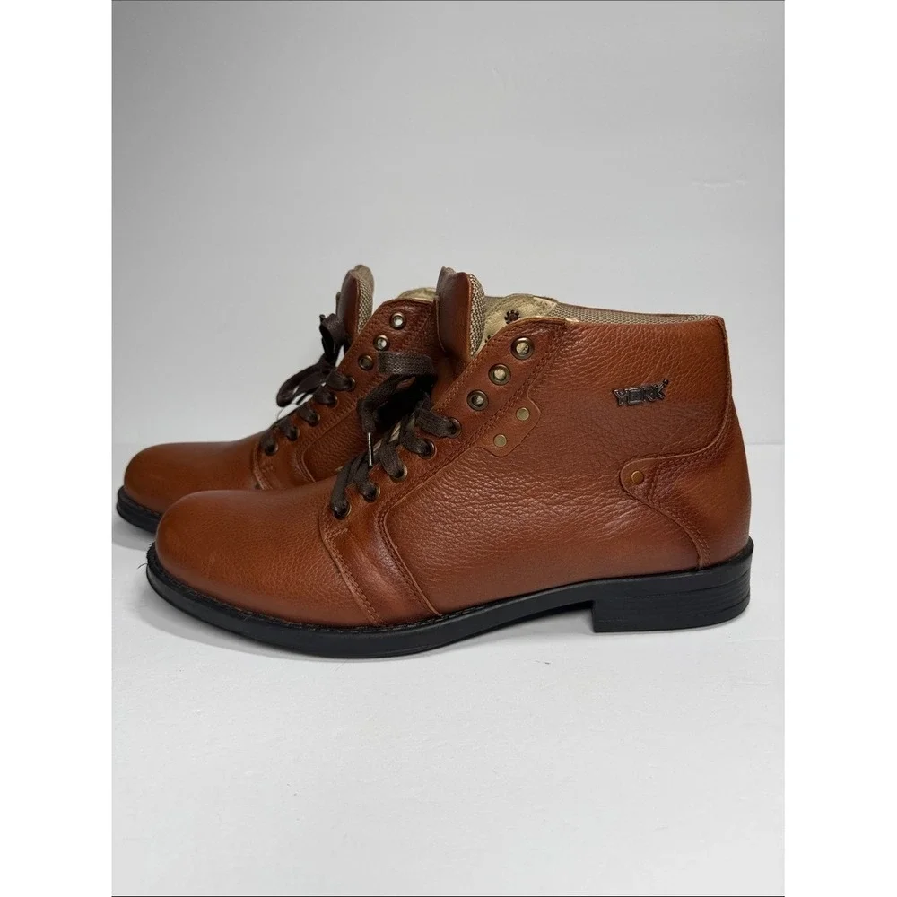 York Men's sz 12 Tan Brown Leather Chukka Boots Workwear Casual Quiet Luxury